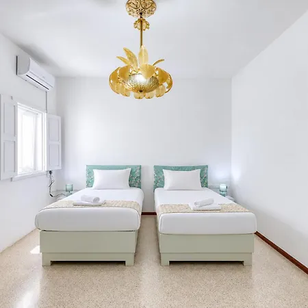 Holiday home 3-bed Maltese In Luqa, Mins To The Airport *