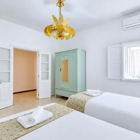 3-bed Maltese In Luqa, Mins To The Airport Luqa