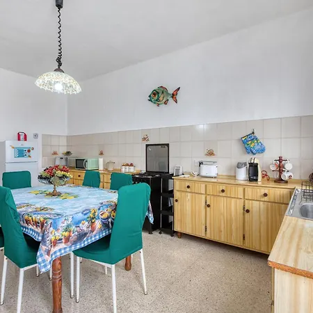 3-bed Maltese In Luqa, Mins To The Airport Holiday home *