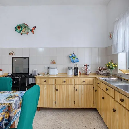 3-bed Maltese In Luqa, Mins To The Airport Holiday home Luqa